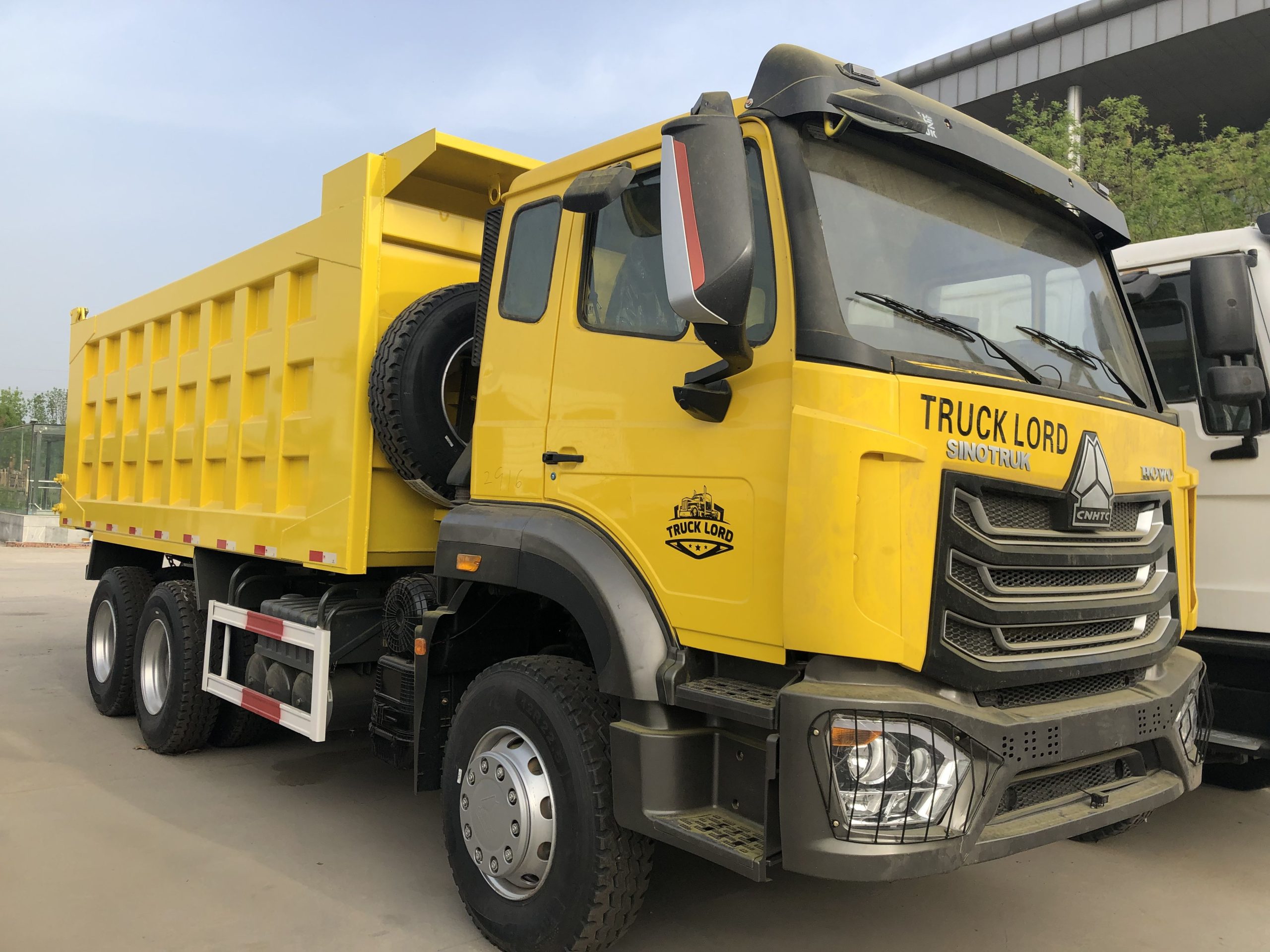 Used dump truck
