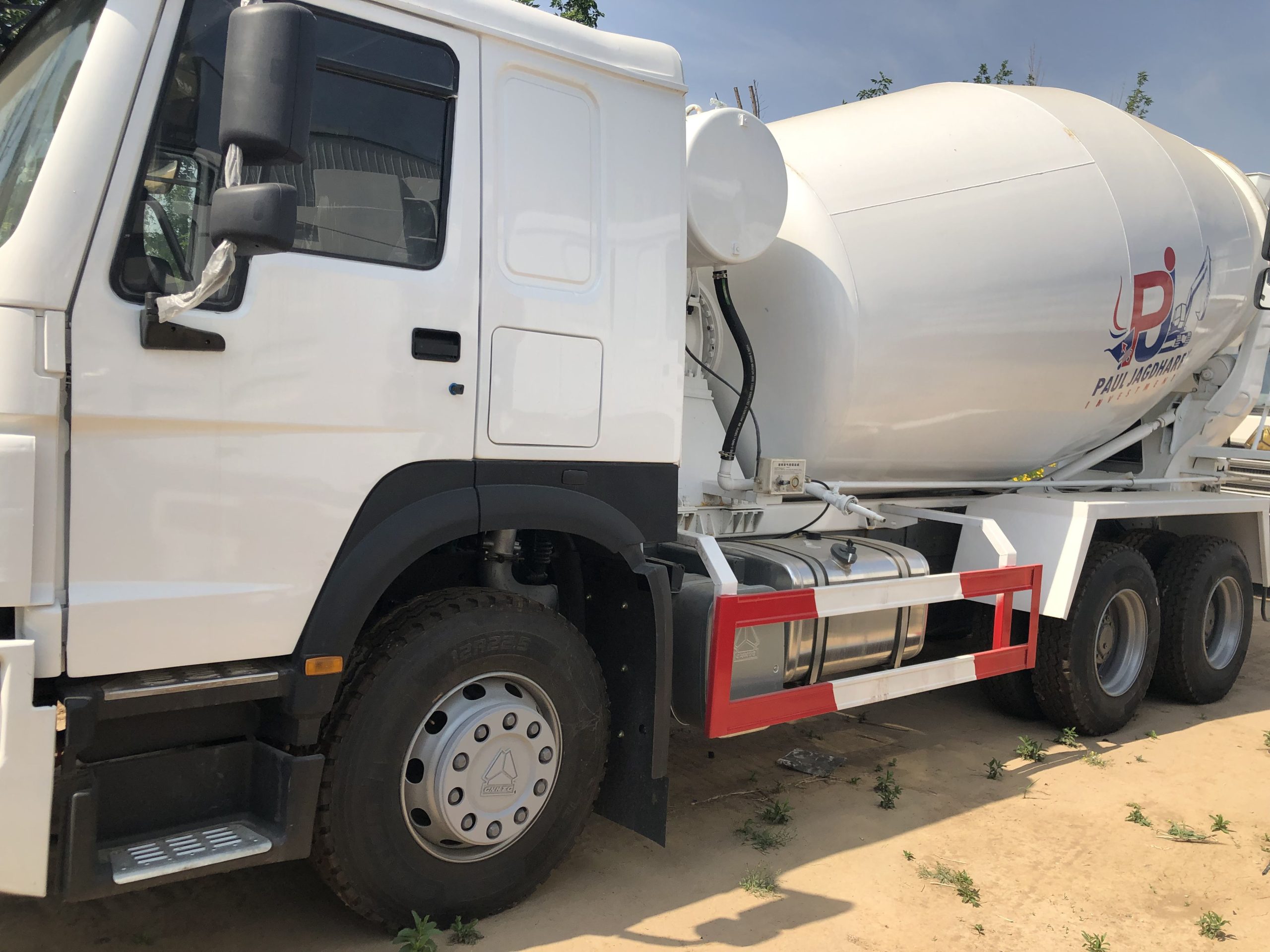 Used concrete mixer truck