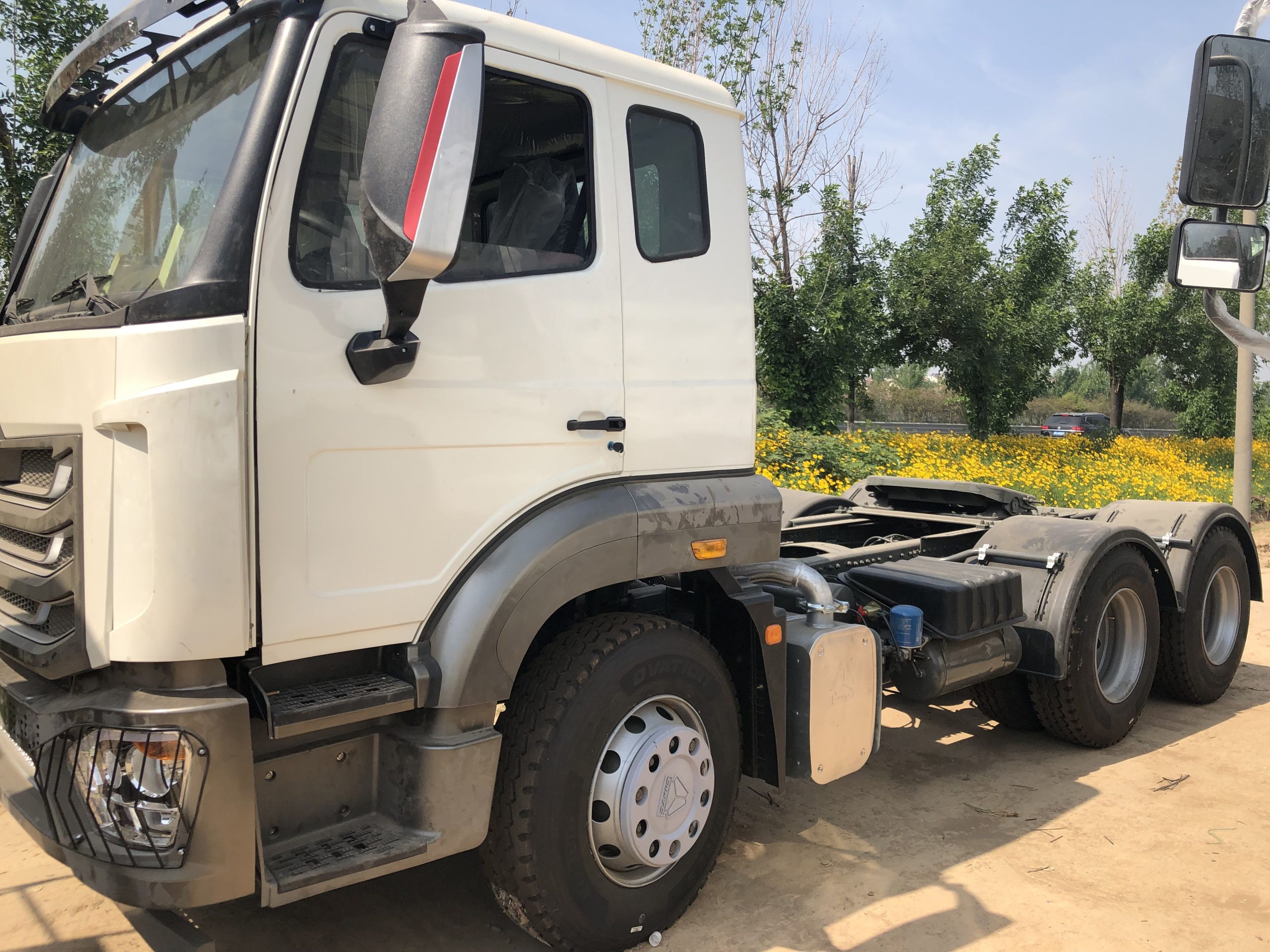 Used tractor truck