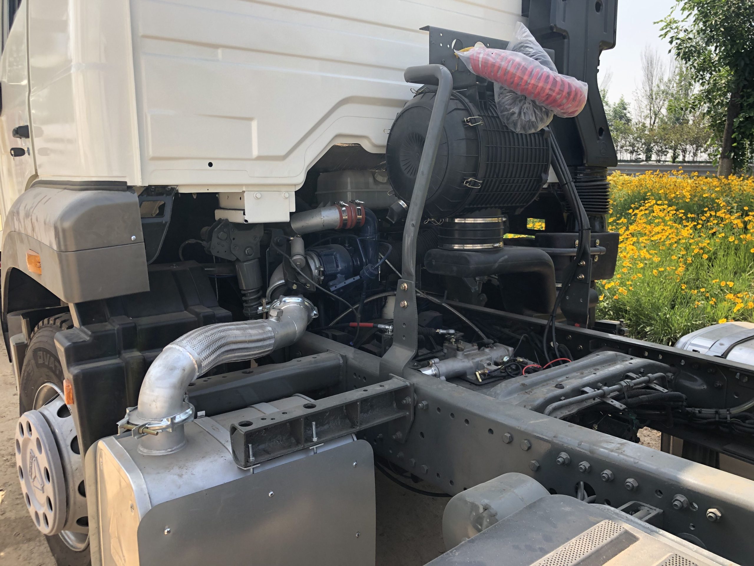 Used tractor truck