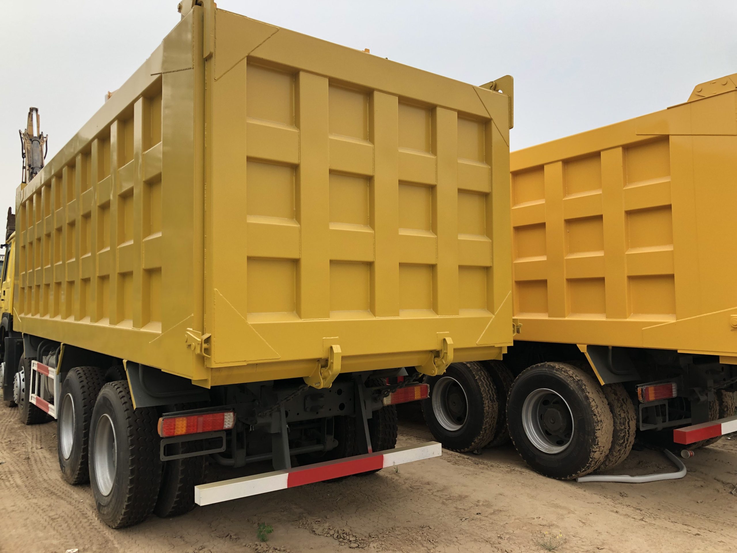 Used dump truck