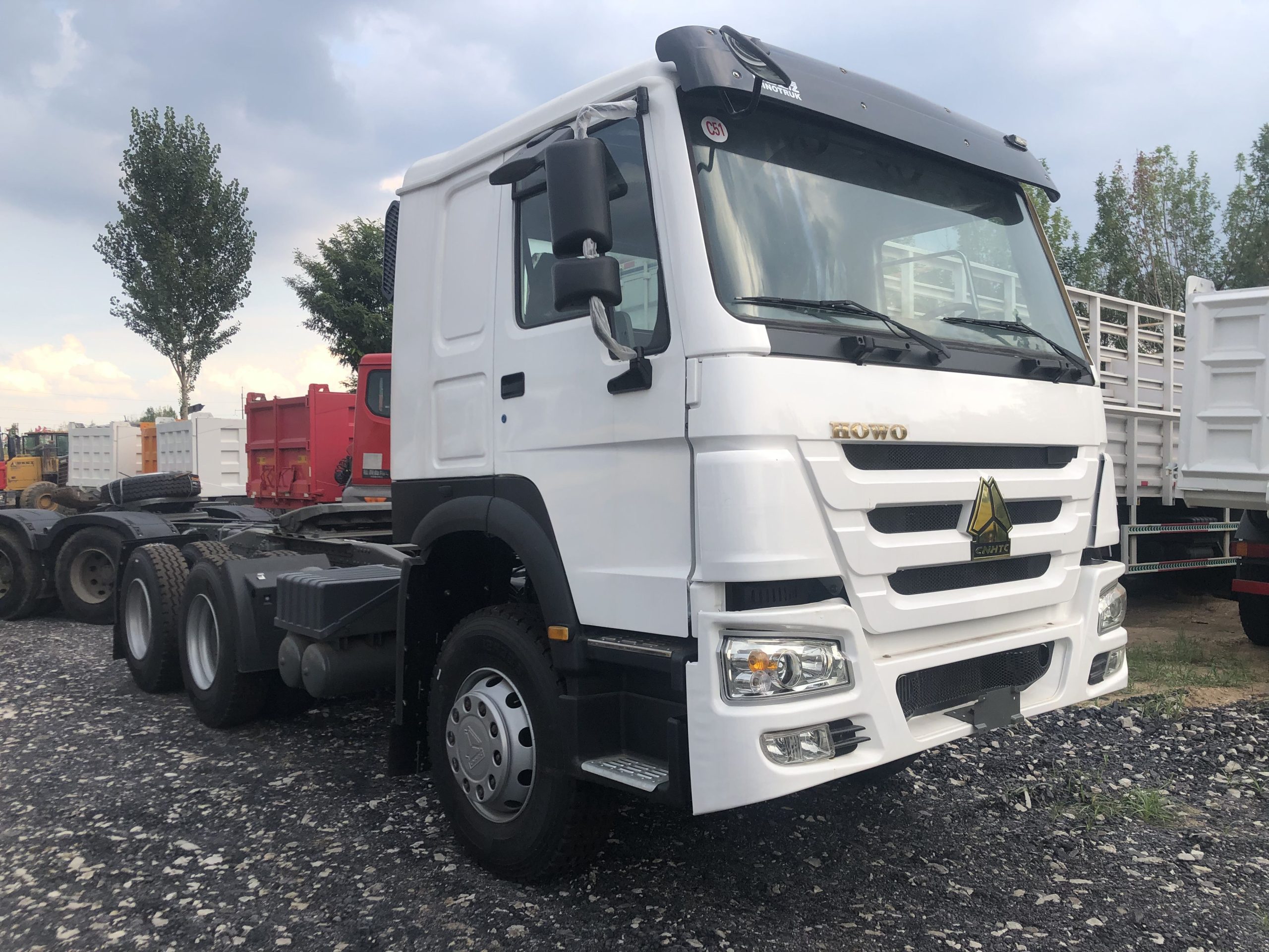 Used tractor truck