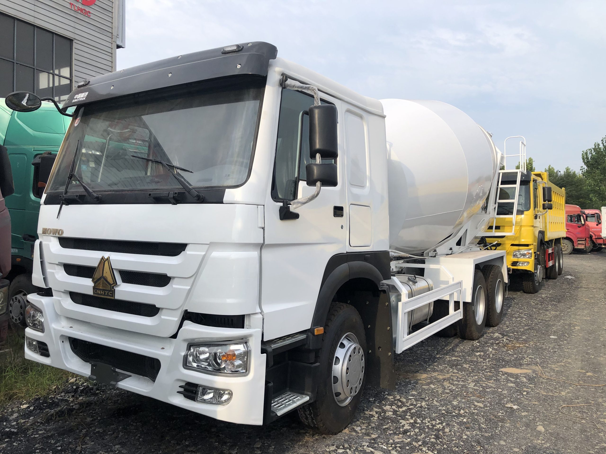 Used concrete mixer truck