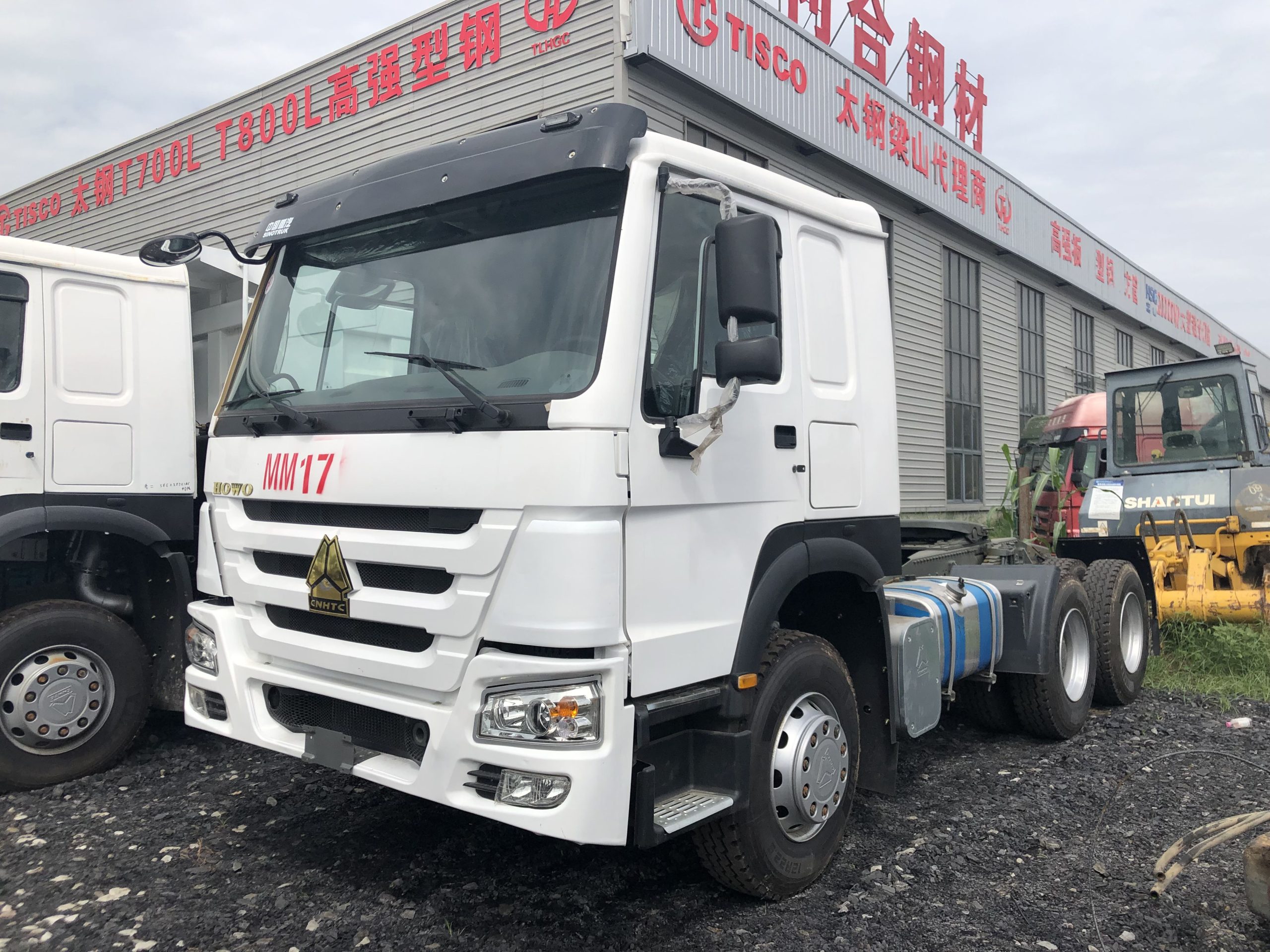 Used tractor truck