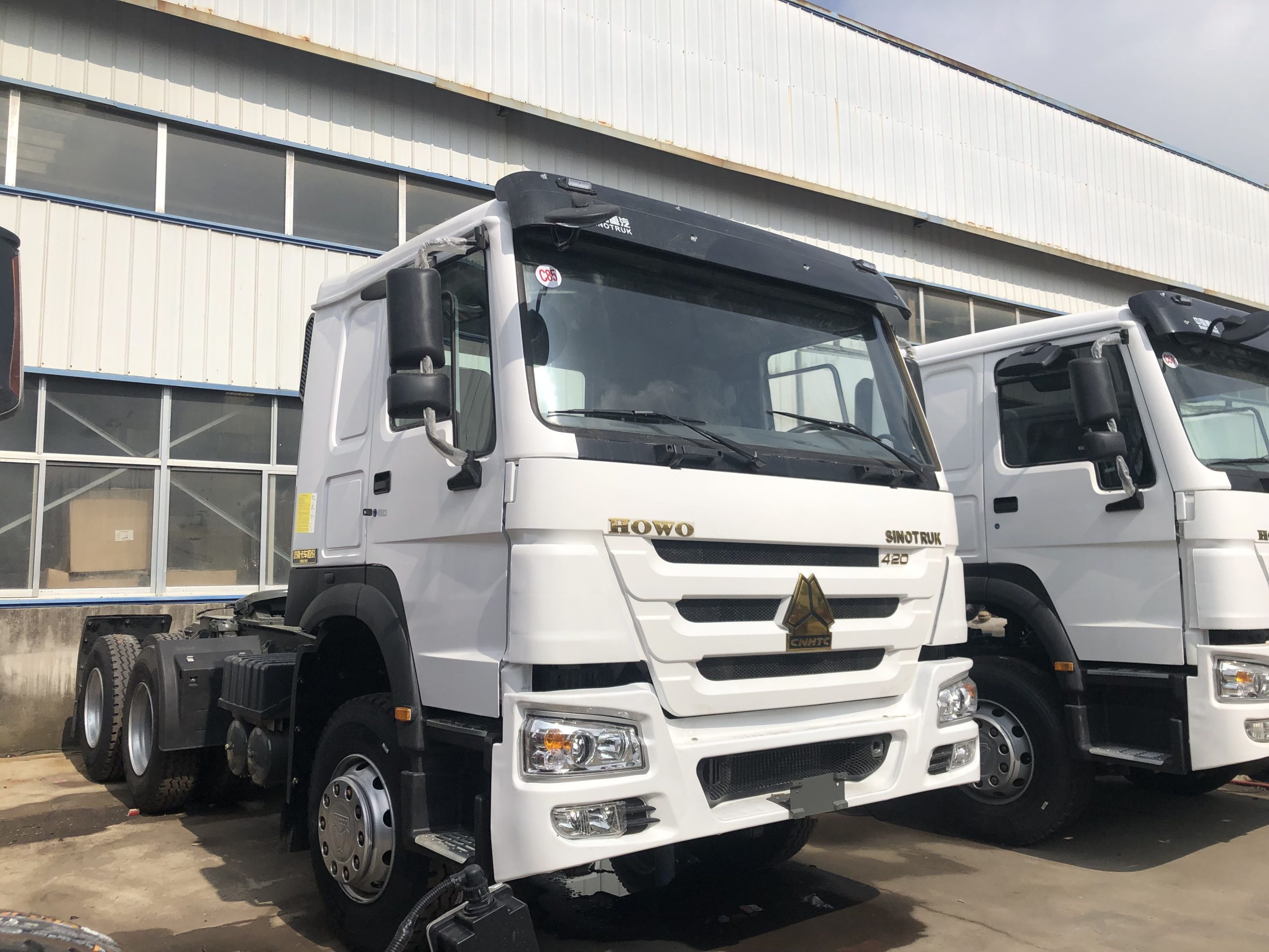 Used tractor truck