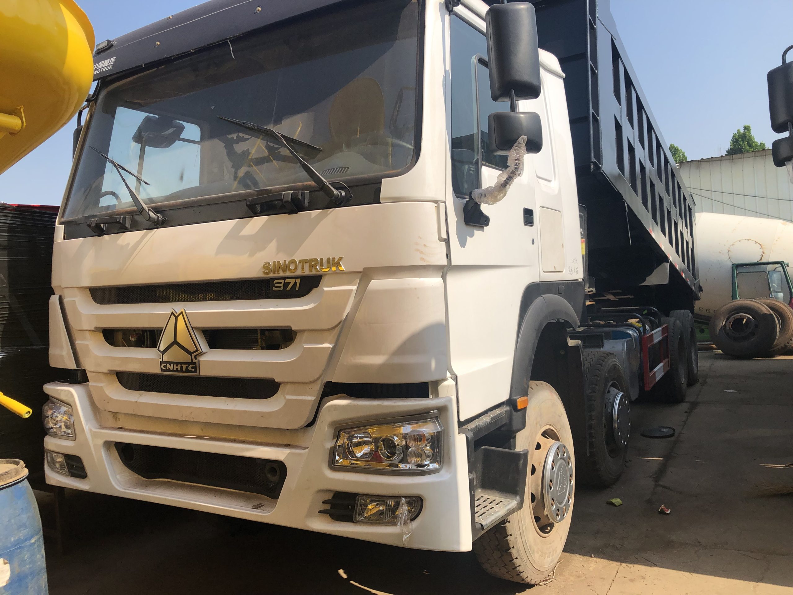 Used dump truck