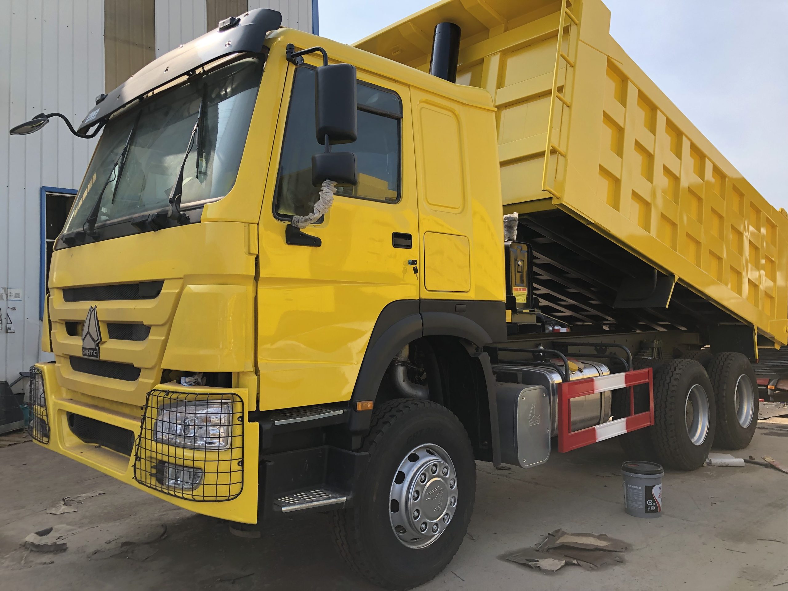 Used dump trucks