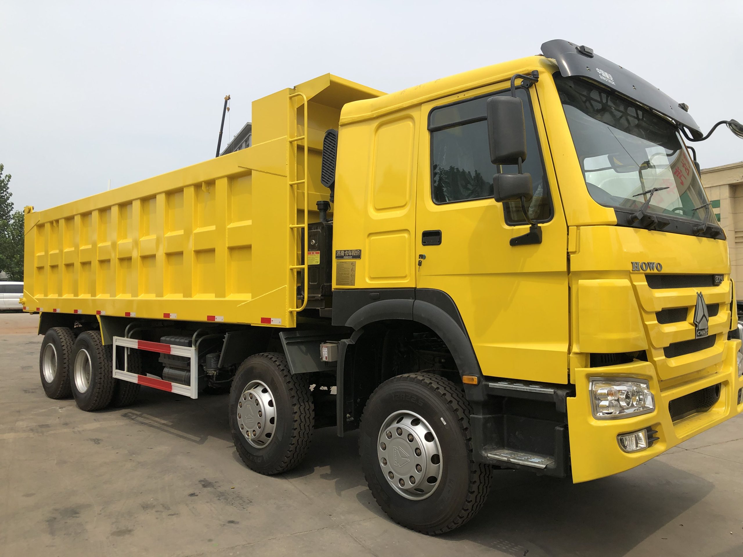 Used dump trucks