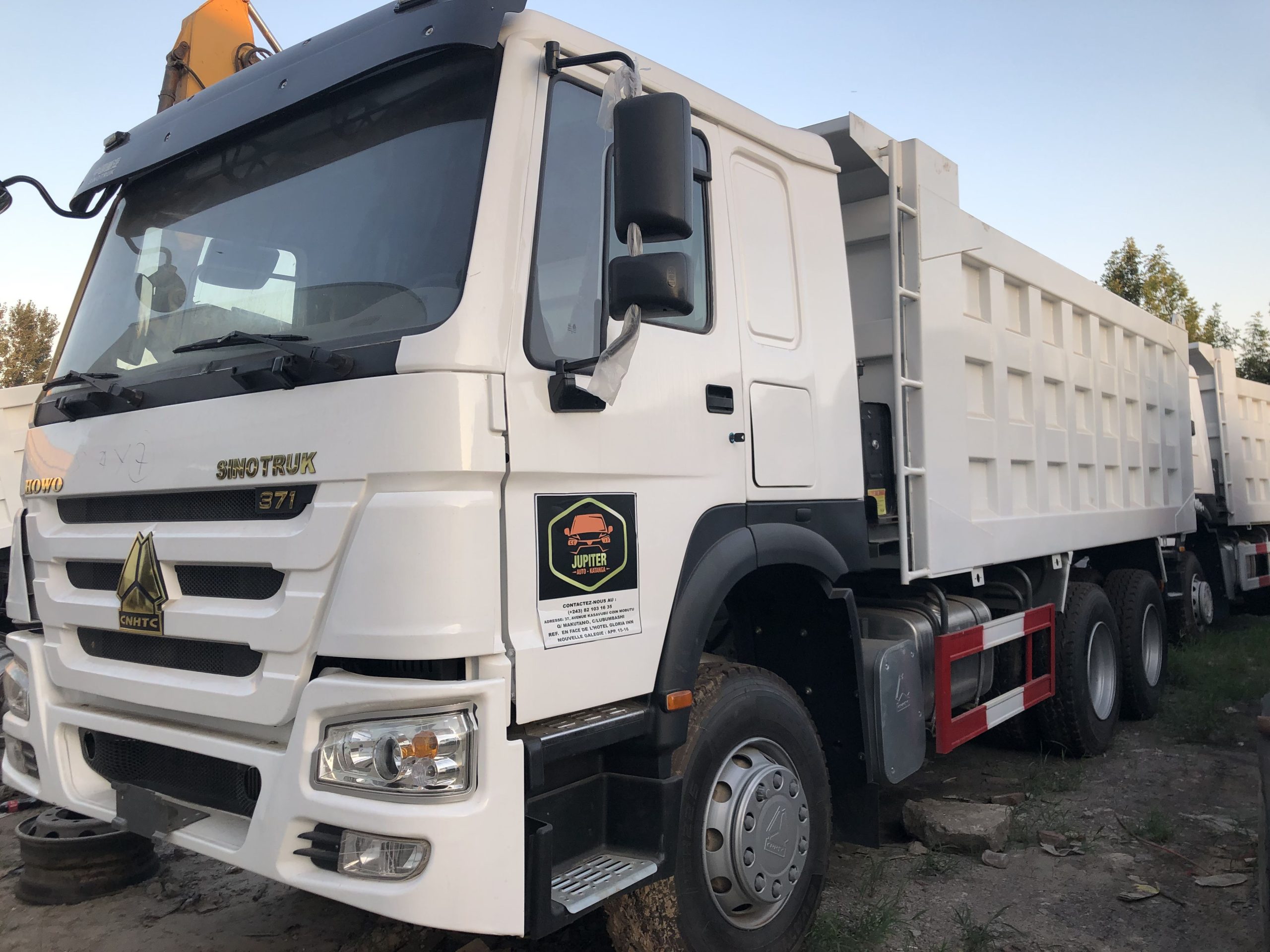 Used dump trucks