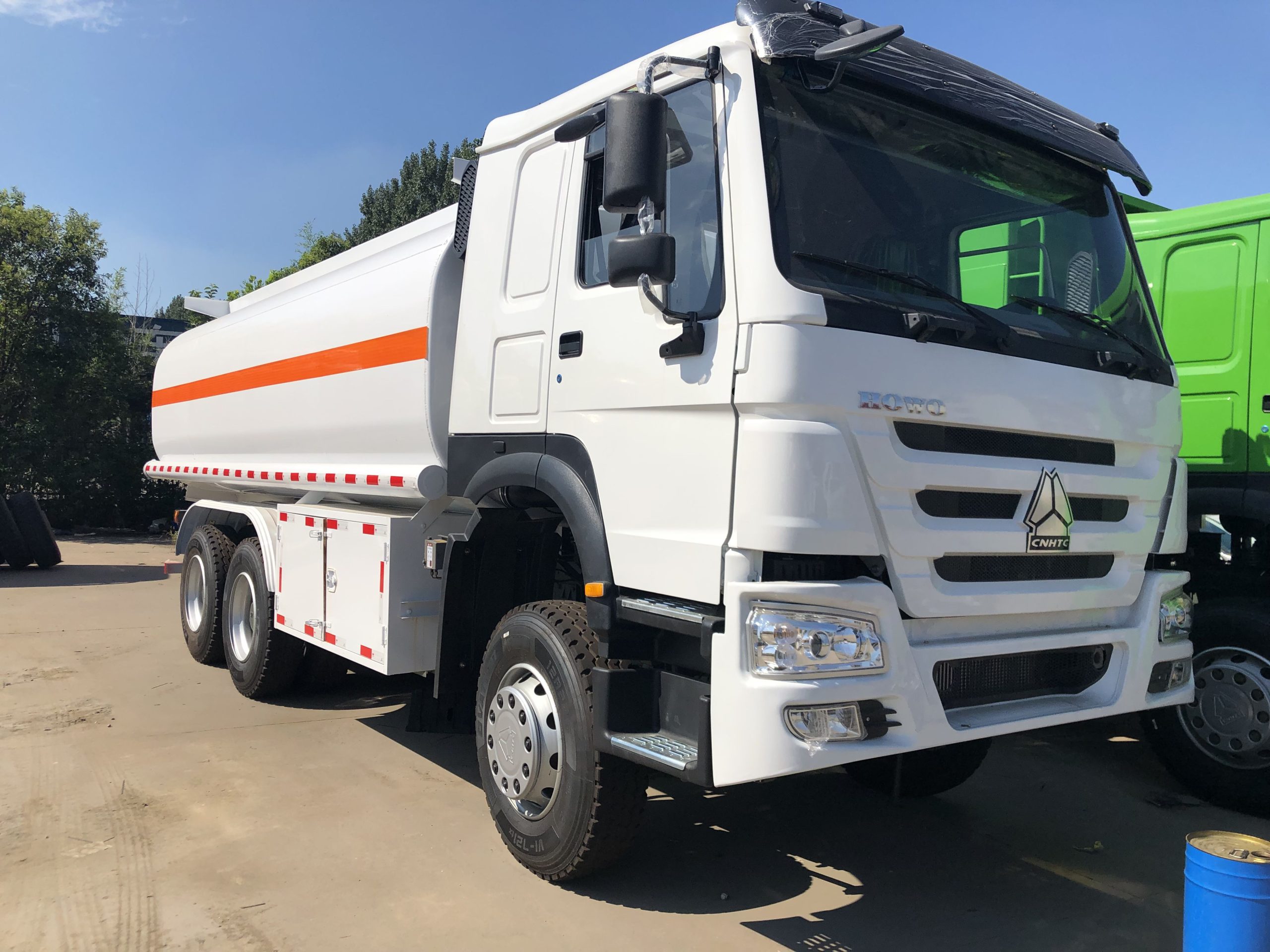 Used sprinkler truck
