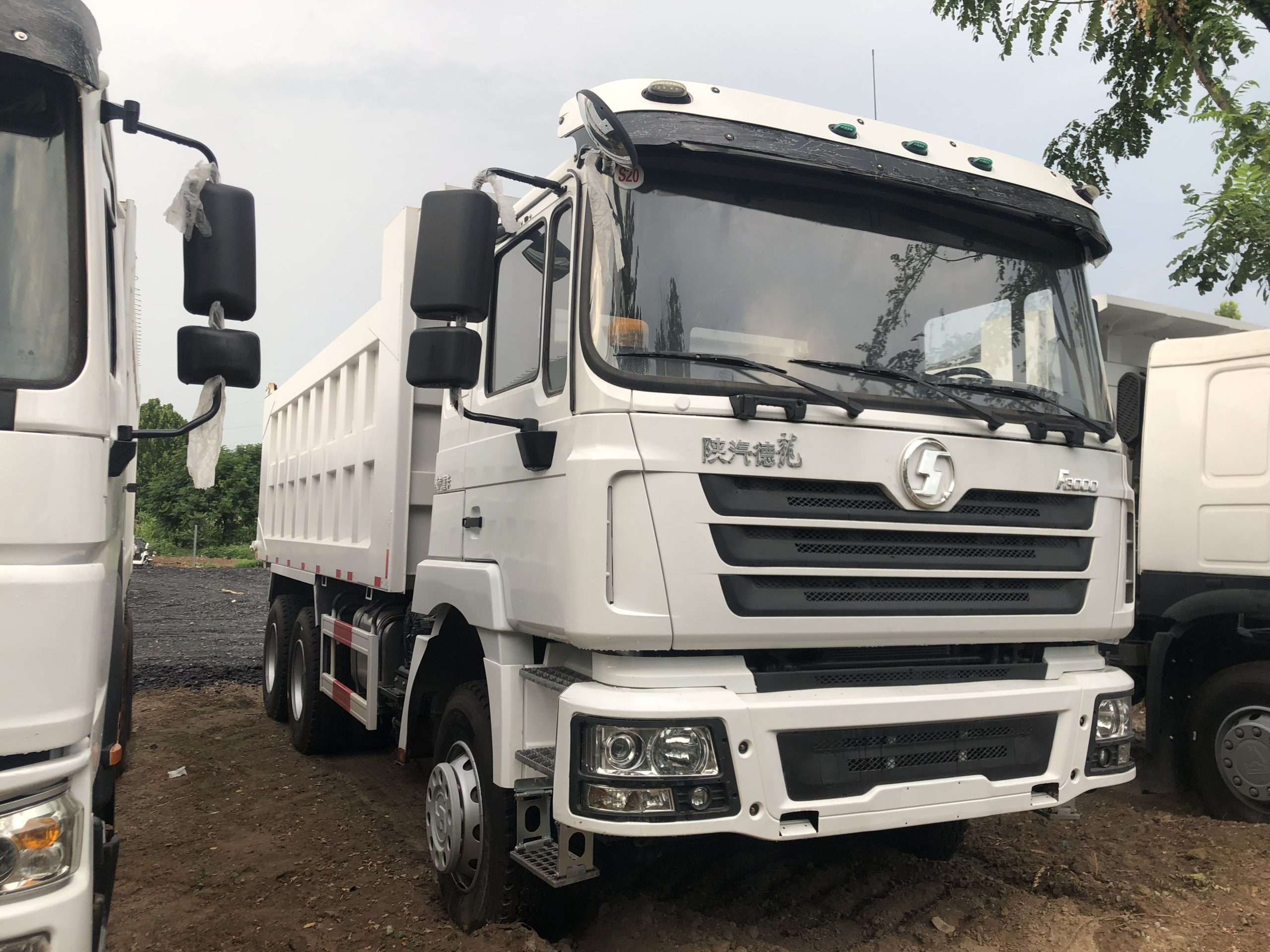 Used dump trucks