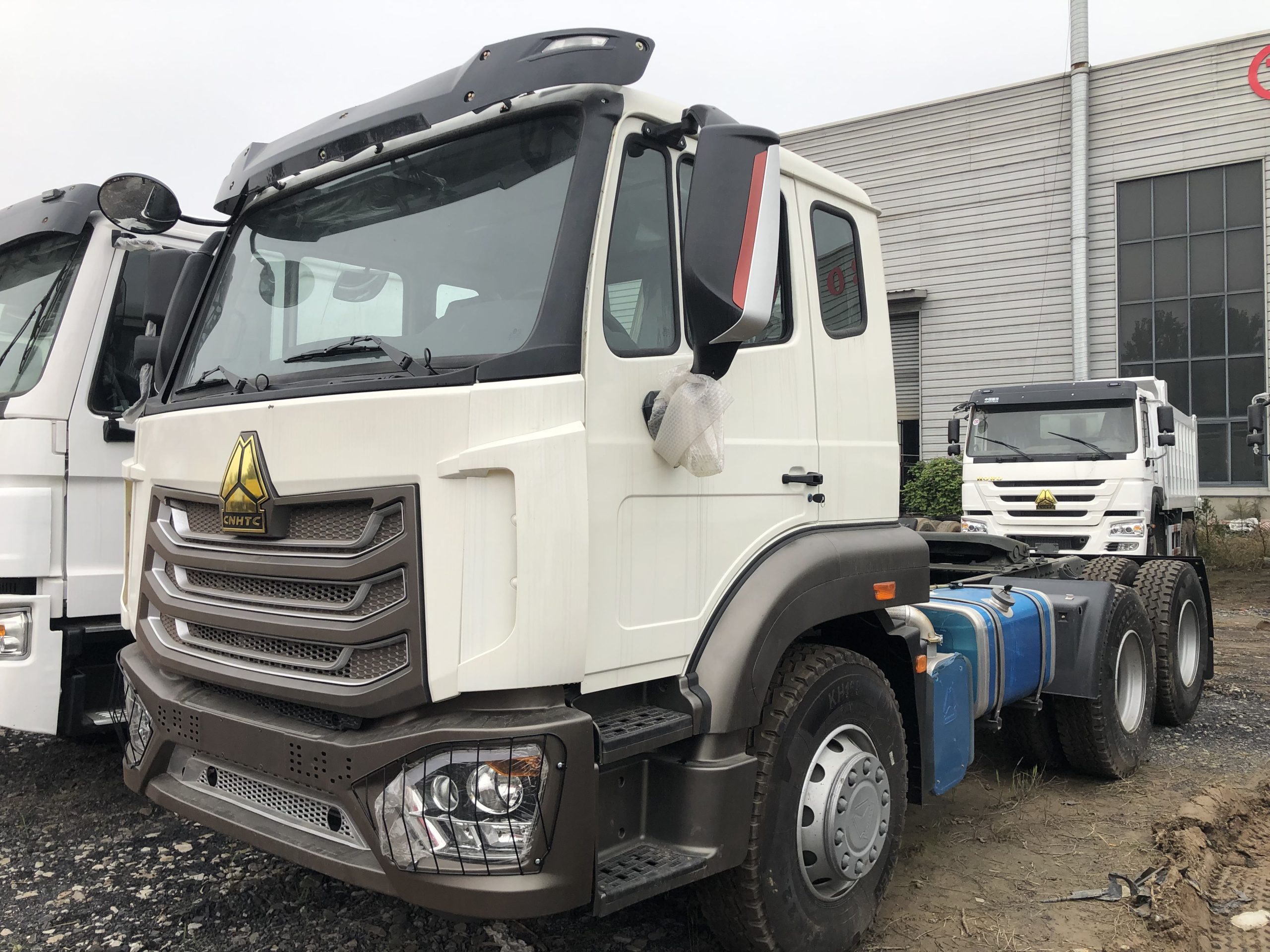 HOWO  NX  tractor truck