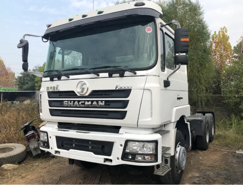 White SHACMAN F3000 truck, left side