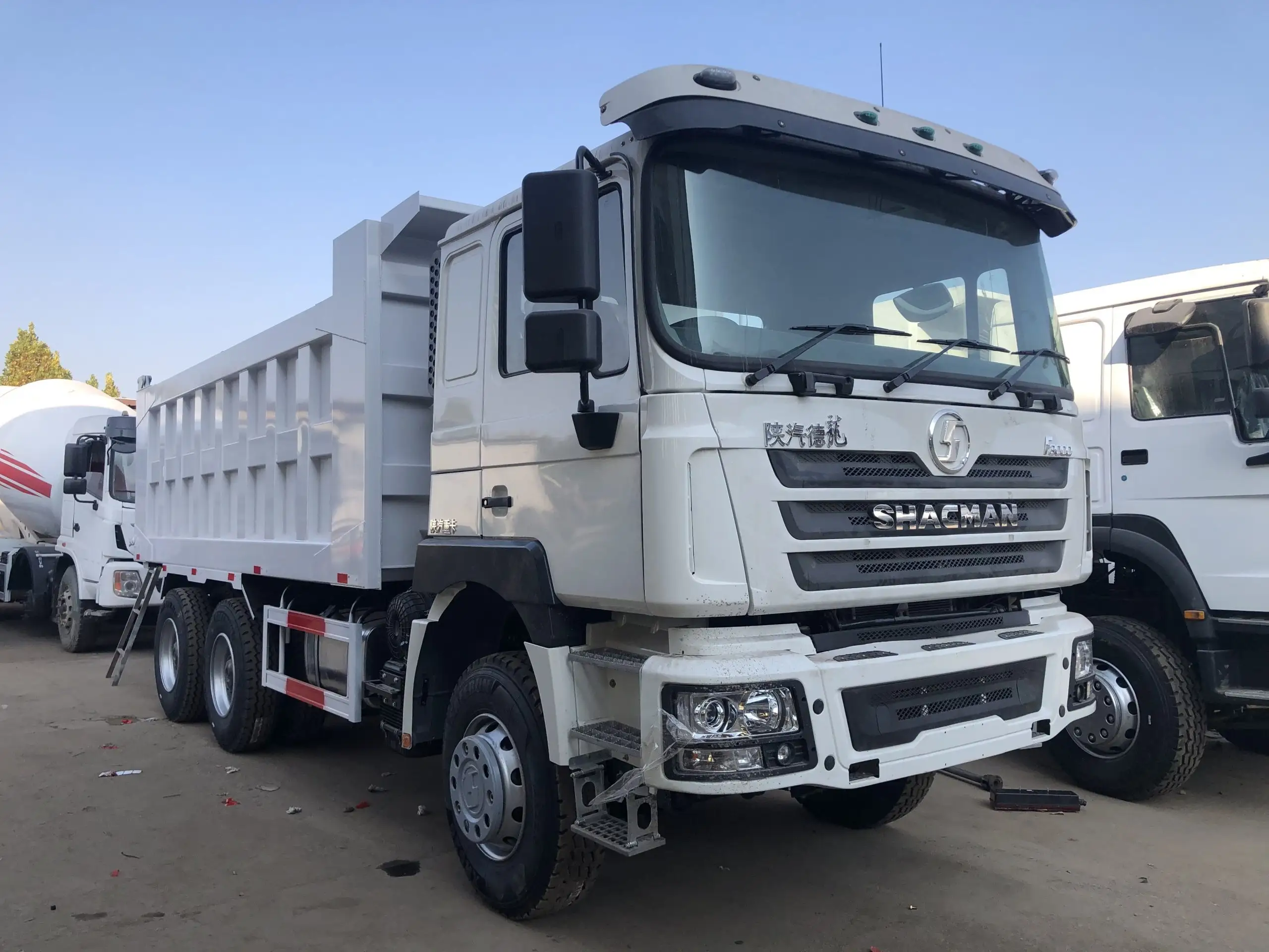 Des concessionnaires de camions-bennes d'occasion de confiance